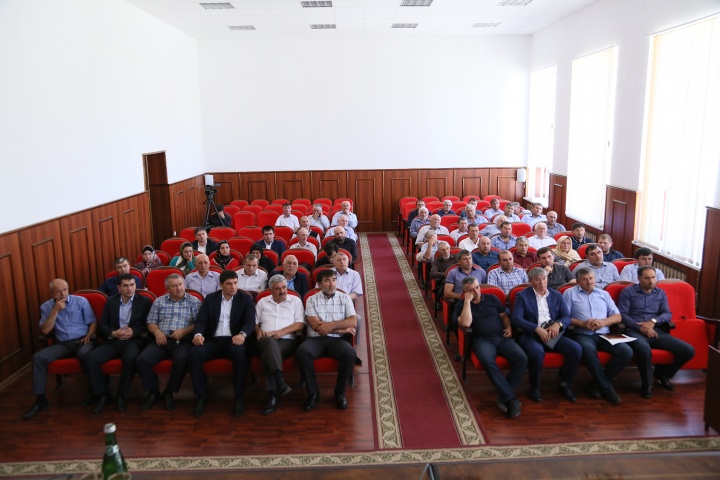 На собрании депутатов обсудили вопрос отбора кандидата на должность главы МР «Хунзахский район»