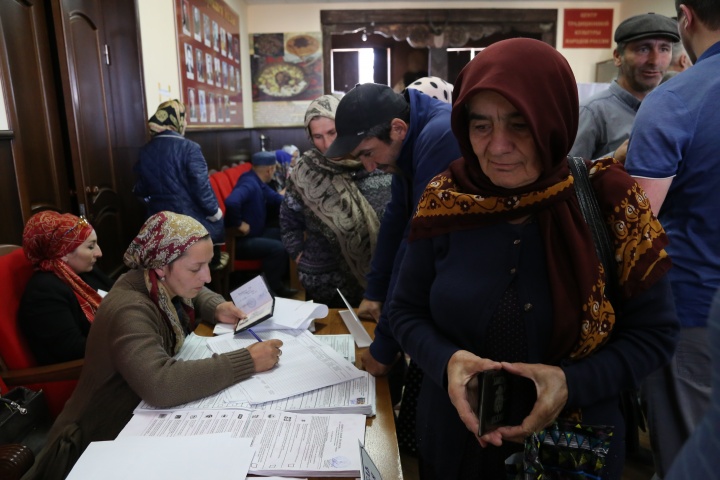 Явка избирателей в Хунзахском районе на 15 часов составила более 42%