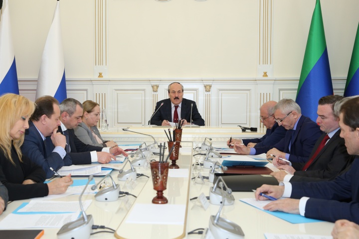 В Махачкале состоялось заседание Совета по русскому языку и языкам народов Дагестана