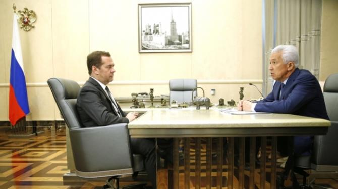 На рабочей встрече Председателя Правительства РФ Дмитрия Медведева  с Главой Дагестана были обсуждены основные проблемы региона
