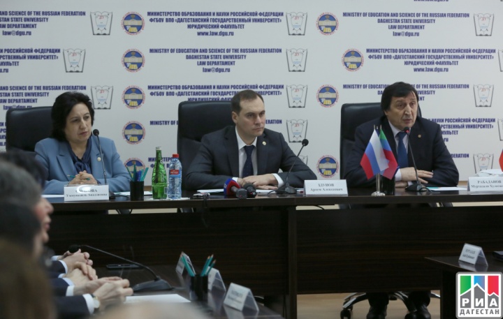 Артём Здунов встретился с научной общественностью Дагестана.   