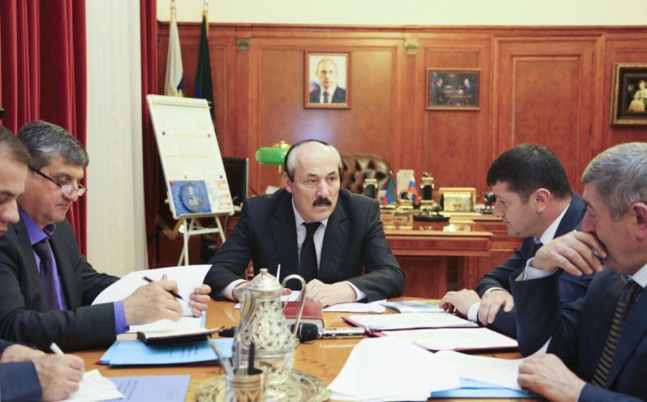 Глава Дагестана провел рабочую встречу с руководителем Хунзахского района