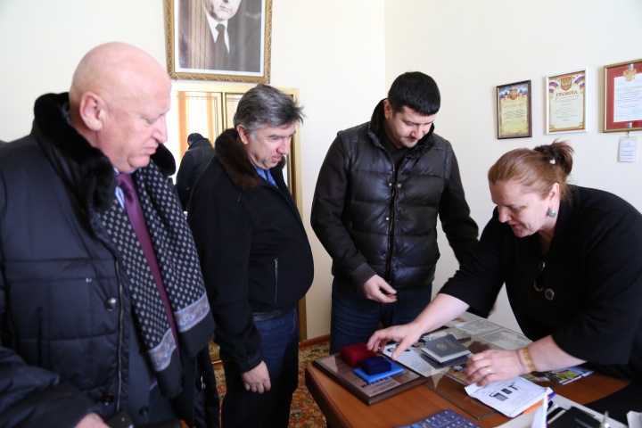 Глава Хунзахского района и руководитель рабочей группы ОНФ посетили образовательные учреждения муниципалитета