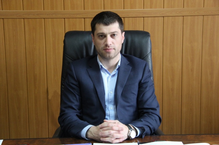 Шамиль Аммаев поздравил с Днем Конституции РД