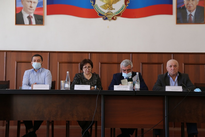 Представители Минэкономразвития Дагестана посетили Хунзахский район