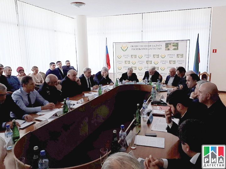 Проблемы пассажирских перевозок  обсудили в Общественной палате Дагестана.   