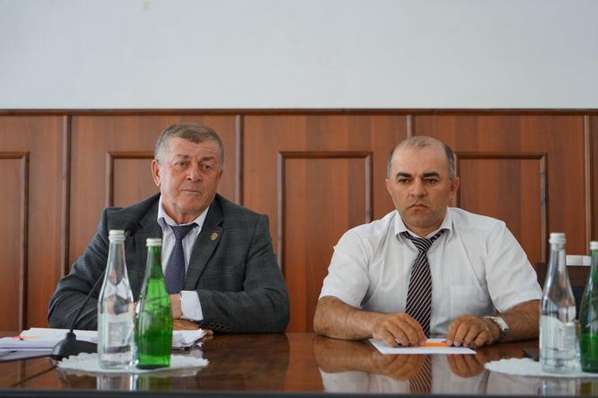 В Хунзахском районе прошло очередное заседание районного Собрания депутатов