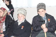 Магомед Исаев и Саид Юсупов вручили юбилейные медали «70 лет Победы» ветеранам района.