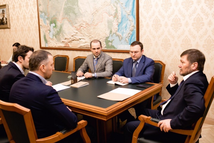 В Москве состоялась встреча и.о. министра РФ по делам Северного Кавказа с директором представительства Группы «Сумма» в РД