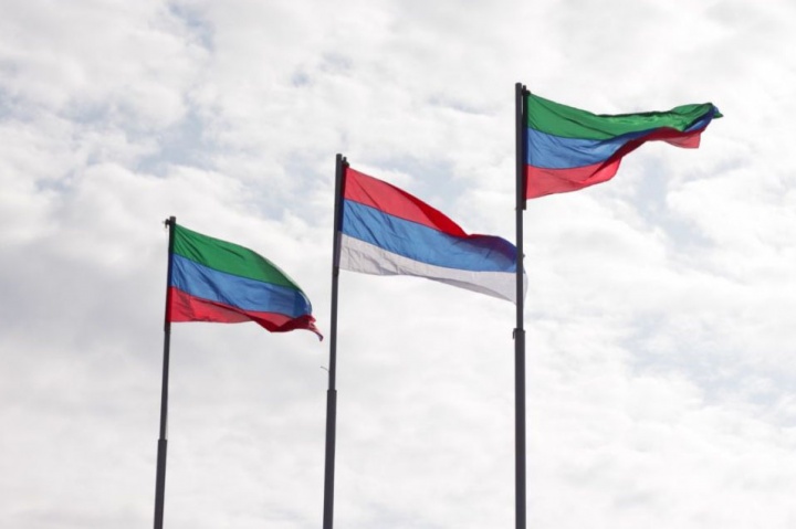 На сайте РИА «Дагестан» смогут проголосовать за выбор места для установки гигантских флагов России и Дагестана