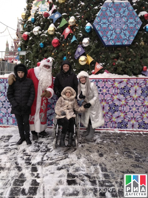 Глава Дагестана Владимир Васильев исполнил новогодние желания еще двух детей-инвалидов.