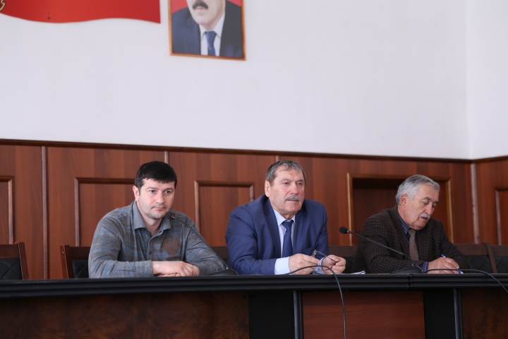 Депутаты Хунзахского района на очередной сессии обсудили дополнения в Уставе муниципалитета