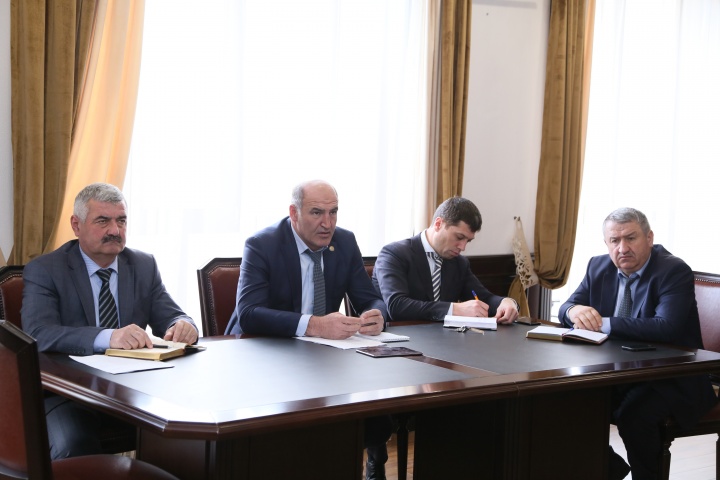 Расширенное совещание состоялось в администрации Хунзахского района. (26.02.2019)