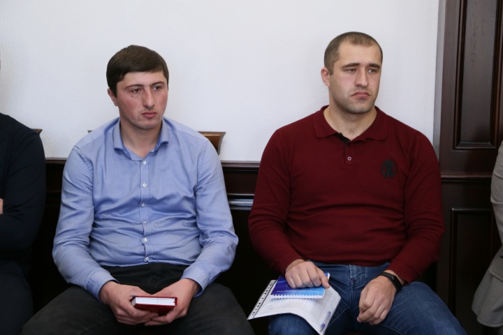 Нурмагомед Задиев встретился с молодыми специалистами администрации района. (11.12.2018)