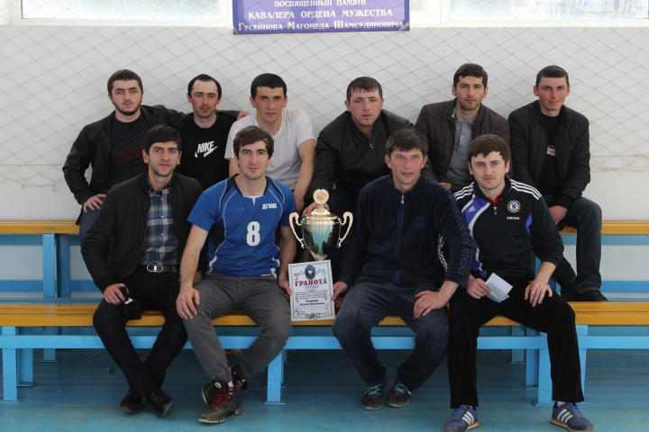 В районе прошли соревнования по волейболу памяти кавалера ордена Мужества Магомеда Гусейнова