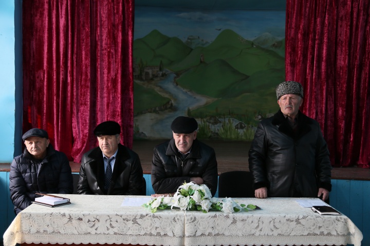 Глава Гацалухского сельского поселения Муртазали Гаджимагомедов отчитался о проделанной работе.