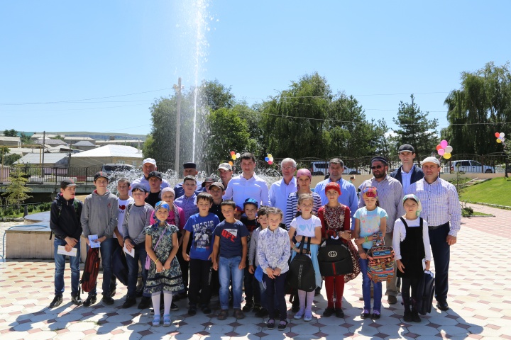 Благотворительная акция «Собери сирот в школу» прошла в Хунзахском районе