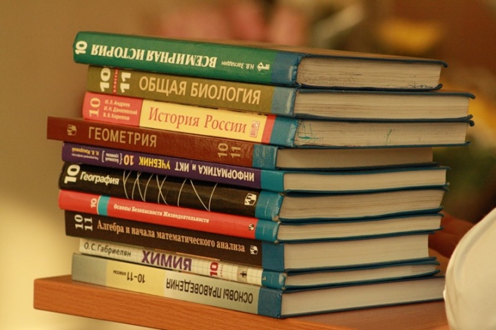 Дагестанские спонсоры выделили 50 млн рублей на закупку школьных учебников по родным языкам