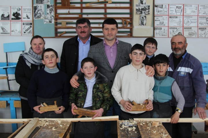 Саид Юсупов посетил Батлаичинскую среднюю школу