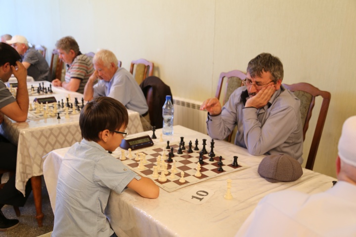 Победители шахматного турнира памяти Гаджи Ясулова определены в Хунзахском районе