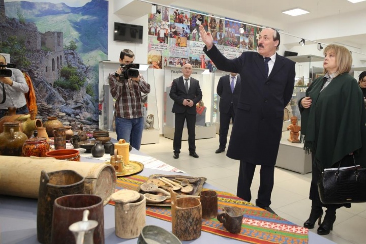 Элла Памфилова посетила Музей дружбы народов России в Дагестане