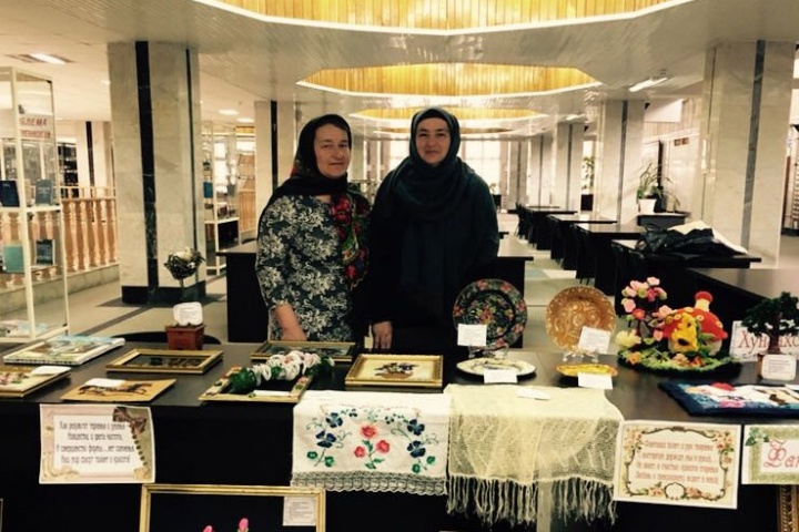 Библиотекари Хунзахского района приняли участие в республиканской декоративно-прикладной выставке