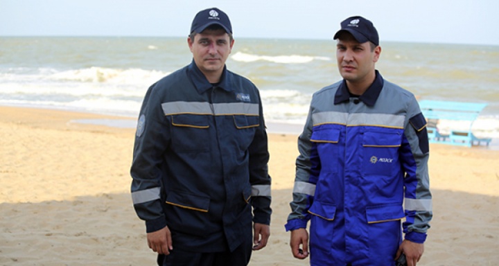Сотрудники «Россетей» оказали помощь тонущим детям в Каспийском море