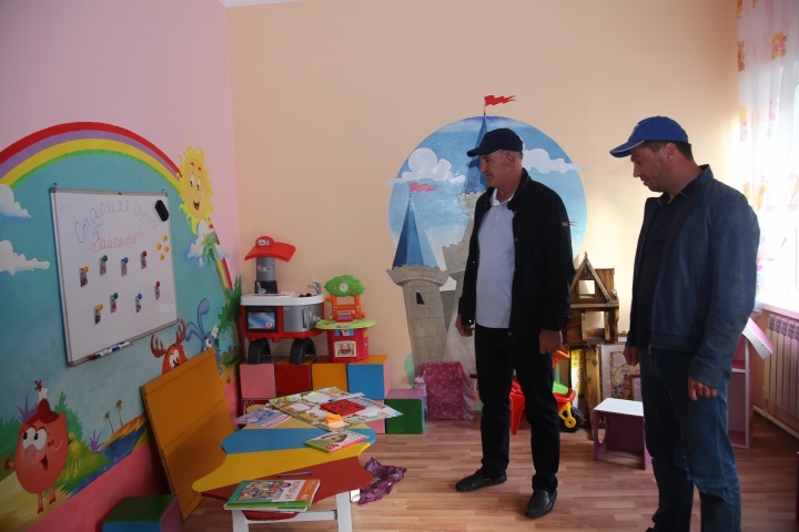 Нурмагомед Задиев  провел осмотр нового здания Тлайлухского детского сада и спортивного зала в селении Амущи