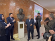 Памятник Расулу Гамзатову открыли в столице Ирана