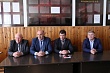 И.о.главы муниципалитета Нурмагомед Задиев  представил нового ди⁠ректора Танусинской СОШ Мурада Абдулкадирова